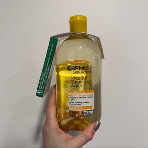 Garnier Micellar Cleansing Water with Vitamin C All-In-1 Brightening 700 ml